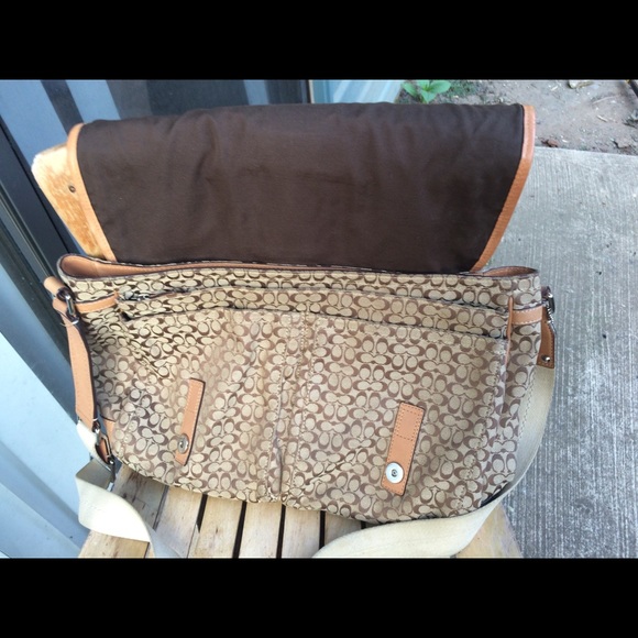 Coach Messenger Bag - Picture 2 of 4